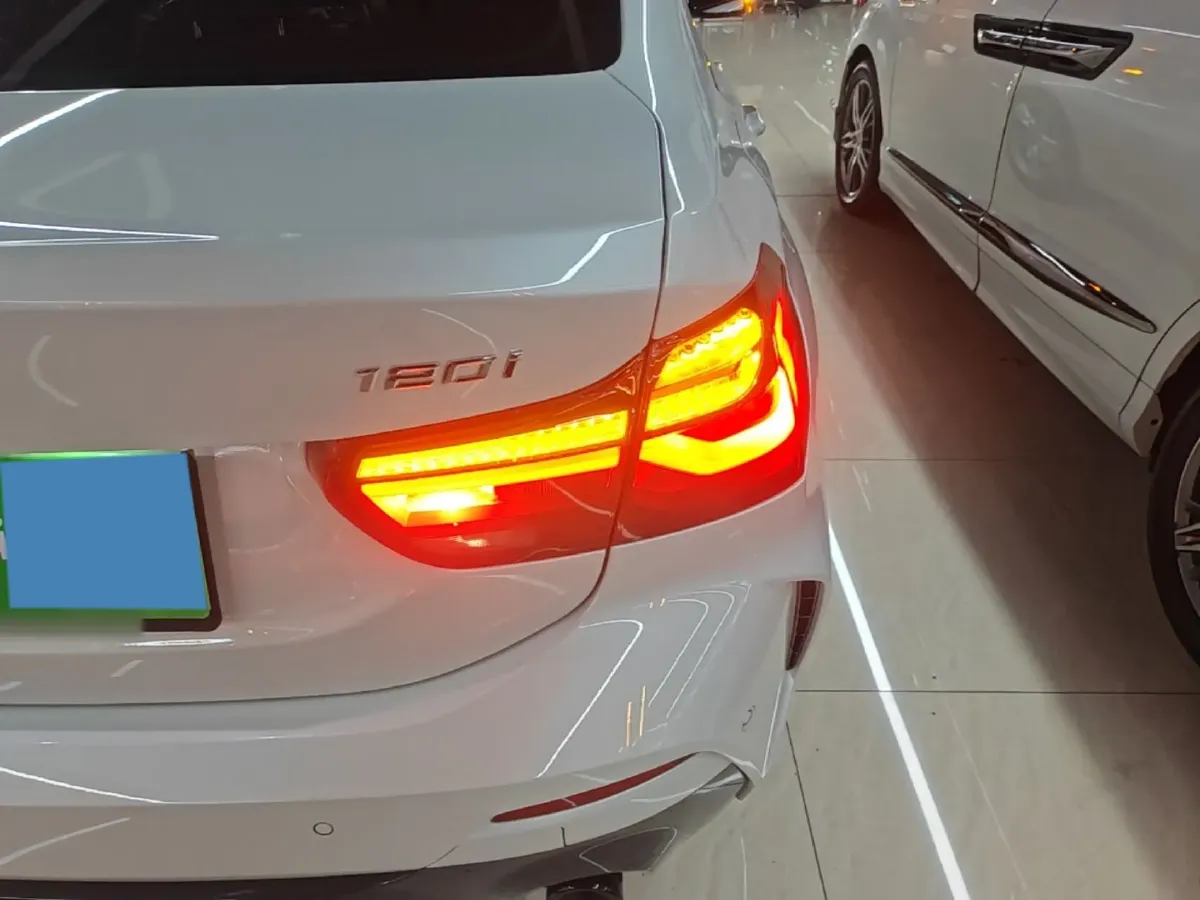 2023 BMW 1 Series 1.5T 136HP L3 7DCT,autocango,china used car exporter,china ev exporter,chinese used car exporter,chinese used ev exporter