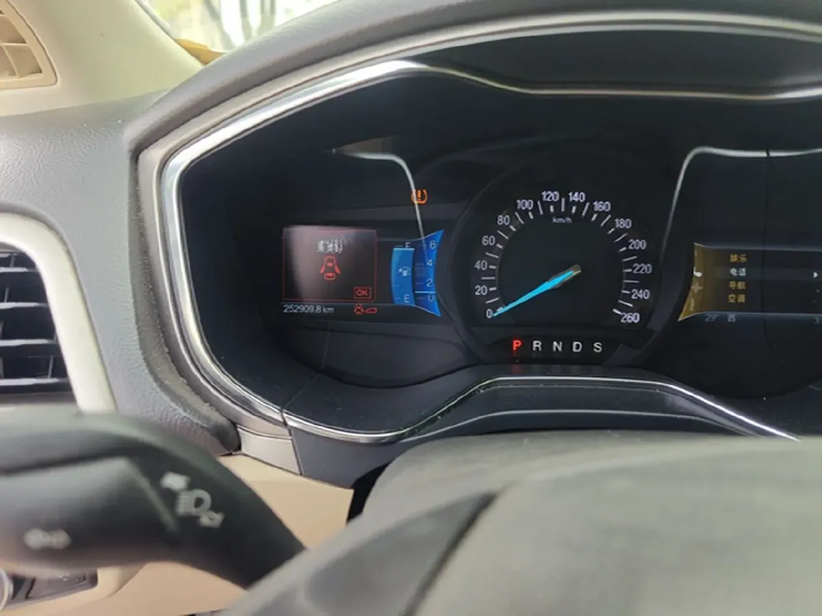 2013 Ford Mondeo 2.0T 203HP L4 6AT,autocango,china used car exporter,china ev exporter,chinese used car exporter,chinese used ev exporter