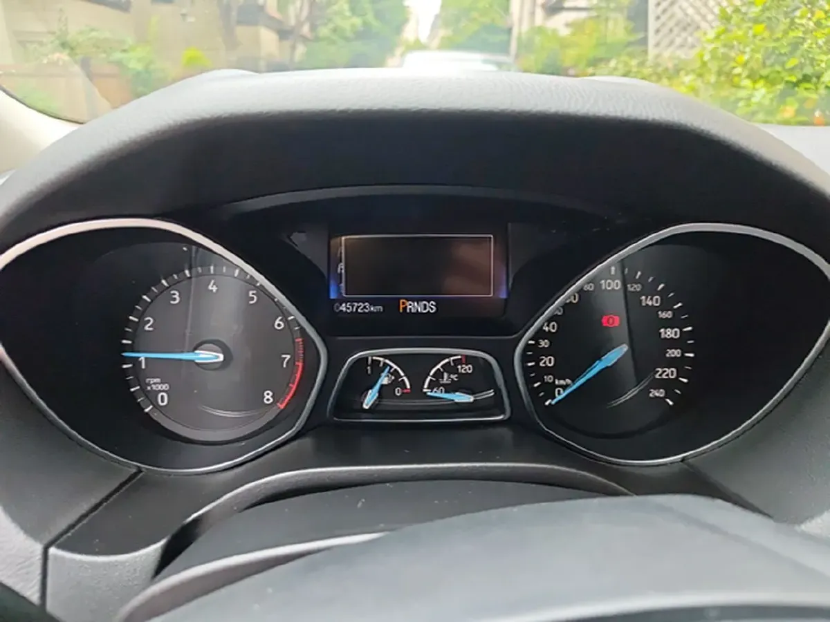 2017 Ford Focus 1.5T 181HP L4 6AT,autocango,china used car exporter,china ev exporter,chinese used car exporter,chinese used ev exporter