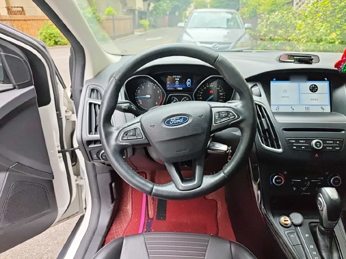 2017 Ford Focus 1.5T 181HP L4 6AT,autocango,china used car exporter,china ev exporter,chinese used car exporter,chinese used ev exporter
