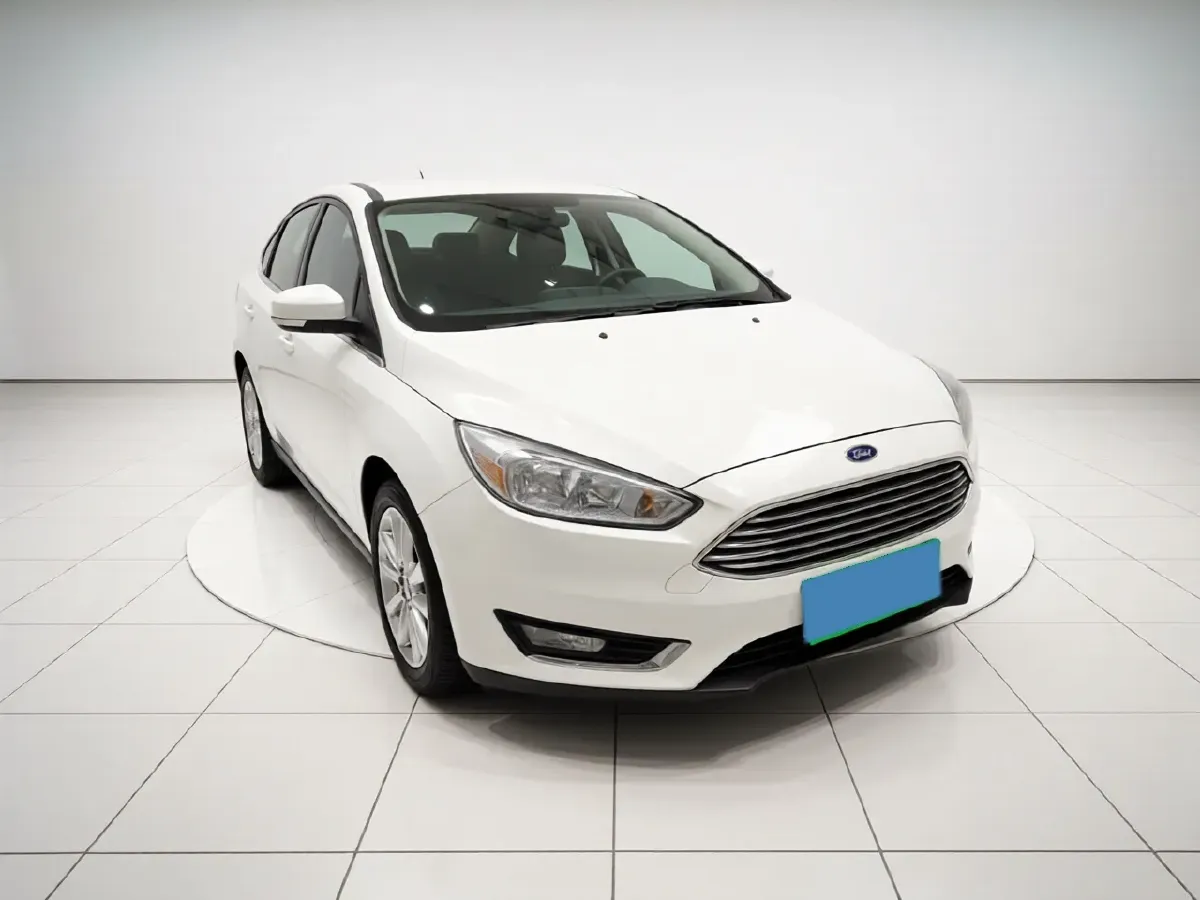 2017 Ford Focus 1.5T 181HP L4 6AT,autocango,china used car exporter,china ev exporter,chinese used car exporter,chinese used ev exporter