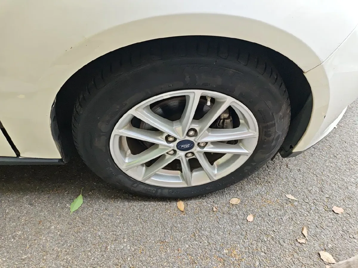 2017 Ford Focus 1.5T 181HP L4 6AT,autocango,china used car exporter,china ev exporter,chinese used car exporter,chinese used ev exporter