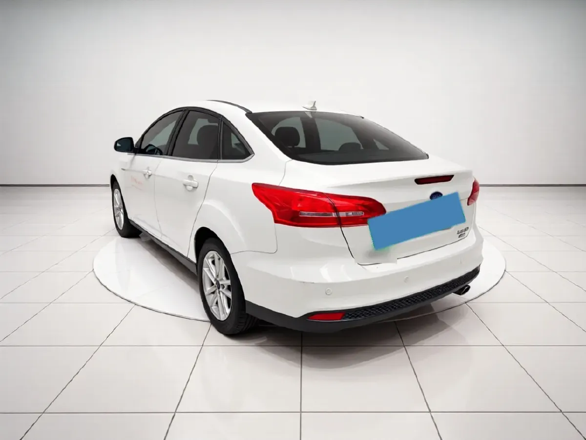 2017 Ford Focus 1.5T 181HP L4 6AT,autocango,china used car exporter,china ev exporter,chinese used car exporter,chinese used ev exporter