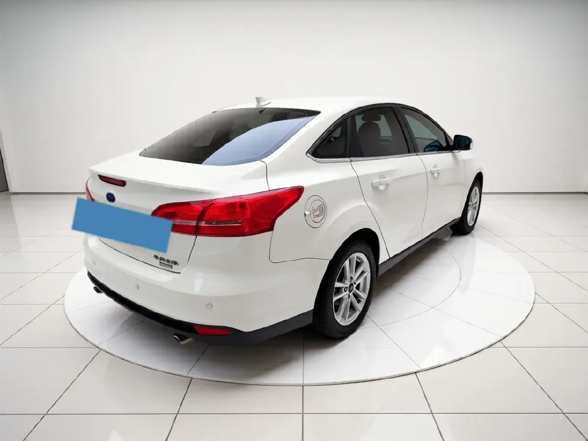 2017 Ford Focus 1.5T 181HP L4 6AT,autocango,china used car exporter,china ev exporter,chinese used car exporter,chinese used ev exporter
