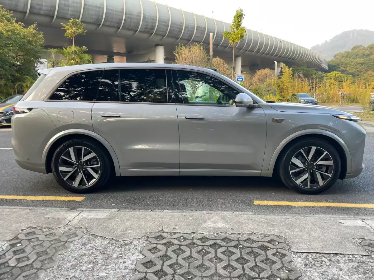 2023 Li L8 Range Extended 154HP REEV 40.9KWH,autocango,china used car exporter,china ev exporter,chinese used car exporter,chinese used ev exporter