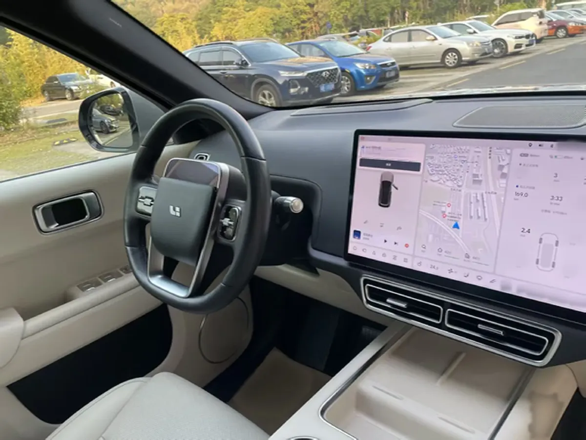 2023 Li L8 Range Extended 154HP REEV 40.9KWH,autocango,china used car exporter,china ev exporter,chinese used car exporter,chinese used ev exporter