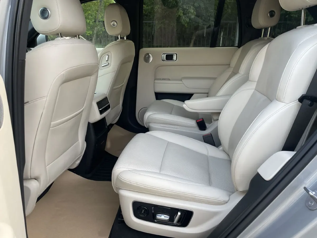 2023 Li L8 Range Extended 154HP REEV 40.9KWH,autocango,china used car exporter,china ev exporter,chinese used car exporter,chinese used ev exporter