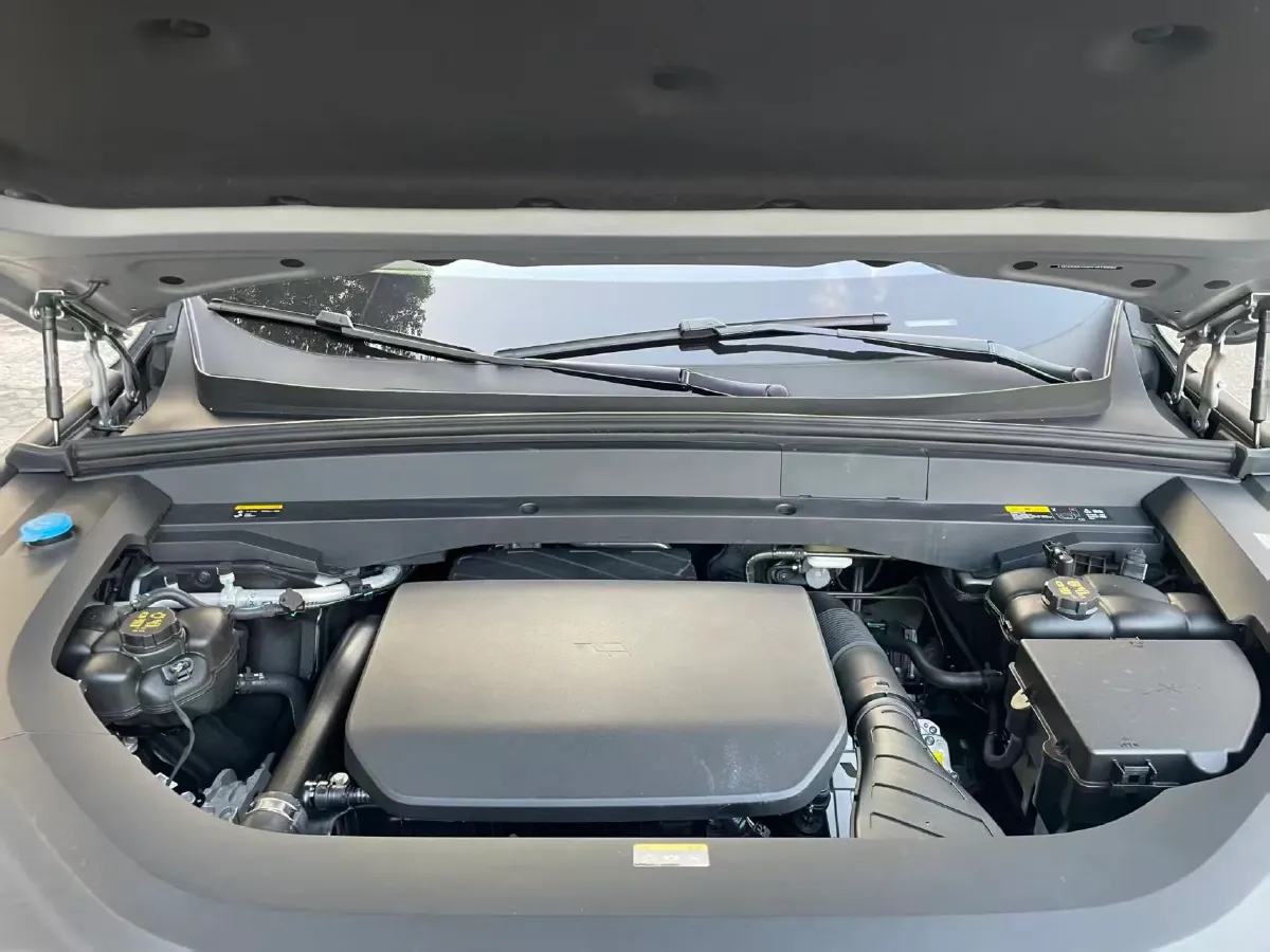 2023 Li L8 Range Extended 154HP REEV 40.9KWH,autocango,china used car exporter,china ev exporter,chinese used car exporter,chinese used ev exporter