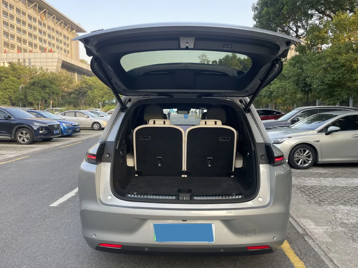 2023 Li L8 Range Extended 154HP REEV 40.9KWH,autocango,china used car exporter,china ev exporter,chinese used car exporter,chinese used ev exporter