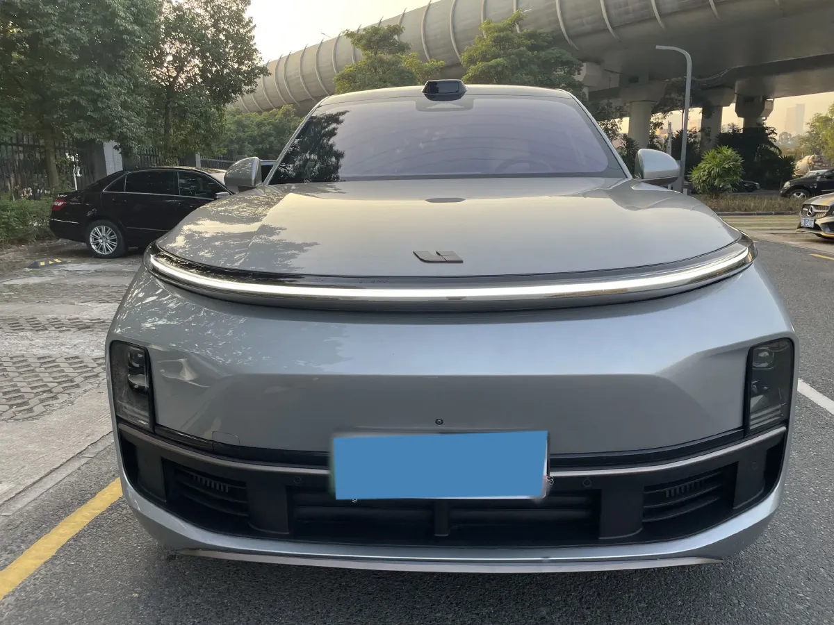 2023 Li L8 Range Extended 154HP REEV 40.9KWH,autocango,china used car exporter,china ev exporter,chinese used car exporter,chinese used ev exporter