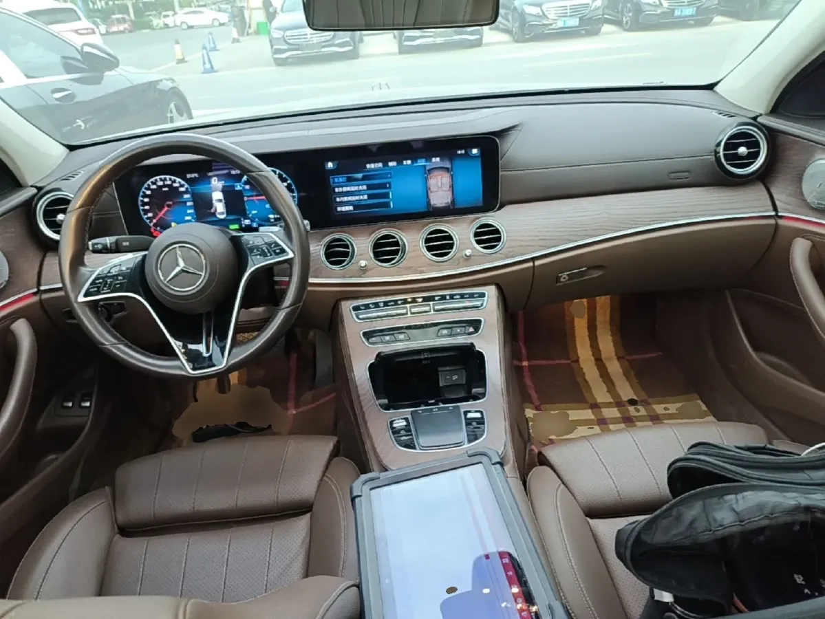 2022 Mercedes-Benz E Class 2.0T 211HP L4 9AT PHEV 25.4KWH,autocango,china used car exporter,china ev exporter,chinese used car exporter,chinese used ev exporter