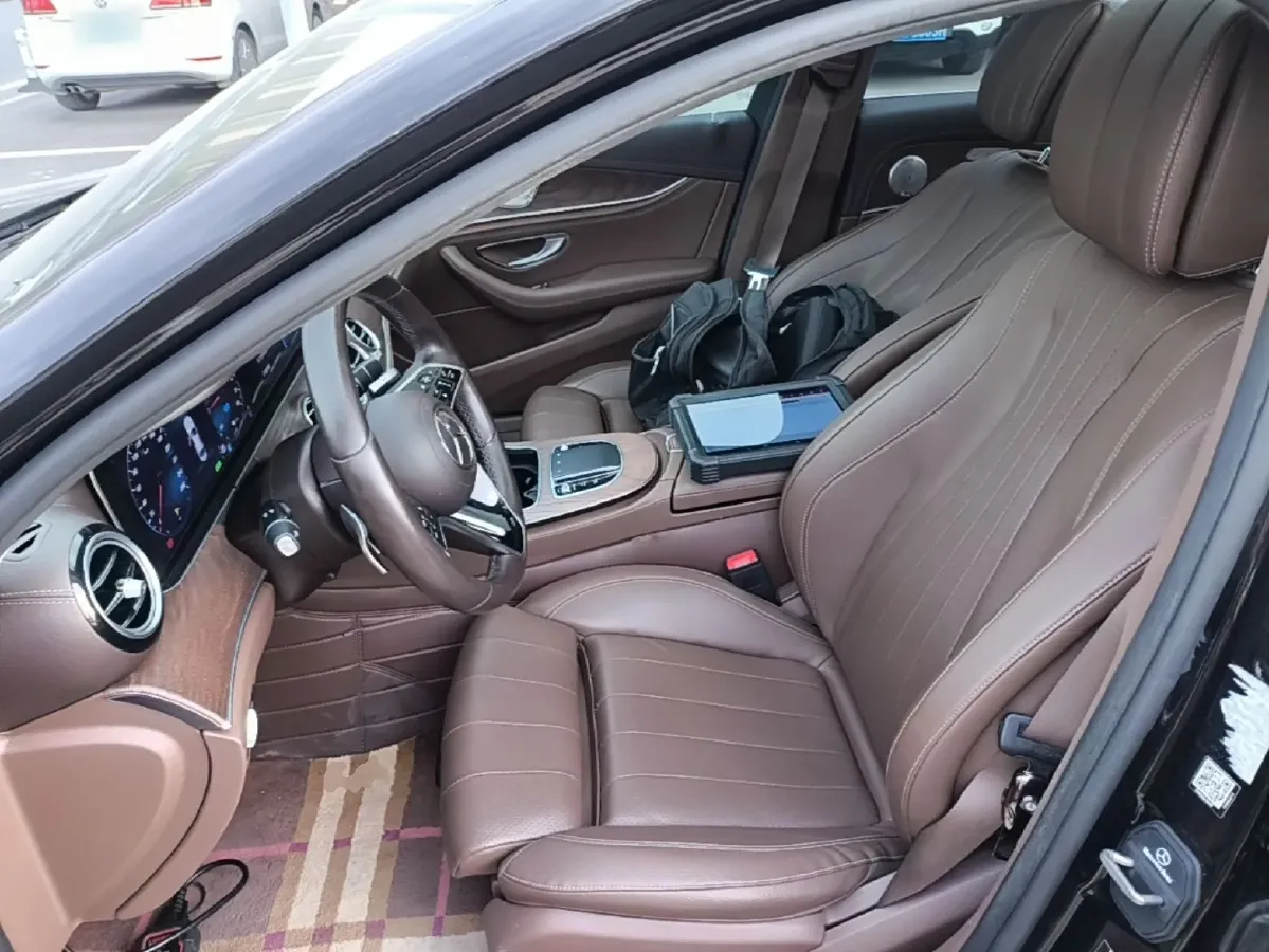 2022 Mercedes-Benz E Class 2.0T 211HP L4 9AT PHEV 25.4KWH,autocango,china used car exporter,china ev exporter,chinese used car exporter,chinese used ev exporter