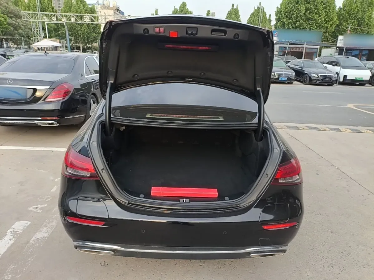 2022 Mercedes-Benz E Class 2.0T 211HP L4 9AT PHEV 25.4KWH,autocango,china used car exporter,china ev exporter,chinese used car exporter,chinese used ev exporter