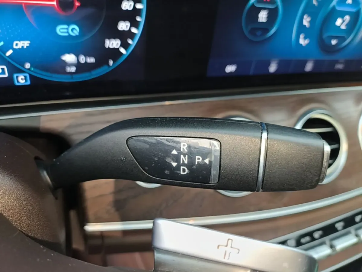 2022 Mercedes-Benz E Class 2.0T 211HP L4 9AT PHEV 25.4KWH,autocango,china used car exporter,china ev exporter,chinese used car exporter,chinese used ev exporter