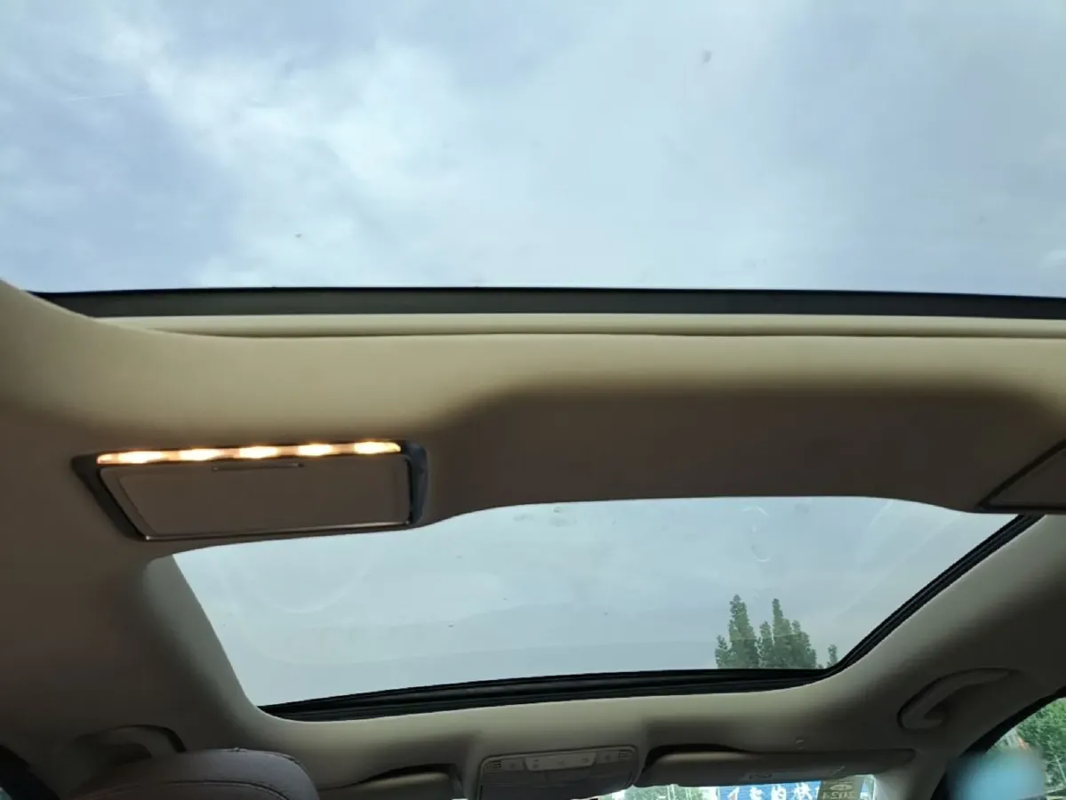 2022 Mercedes-Benz E Class 2.0T 211HP L4 9AT PHEV 25.4KWH,autocango,china used car exporter,china ev exporter,chinese used car exporter,chinese used ev exporter