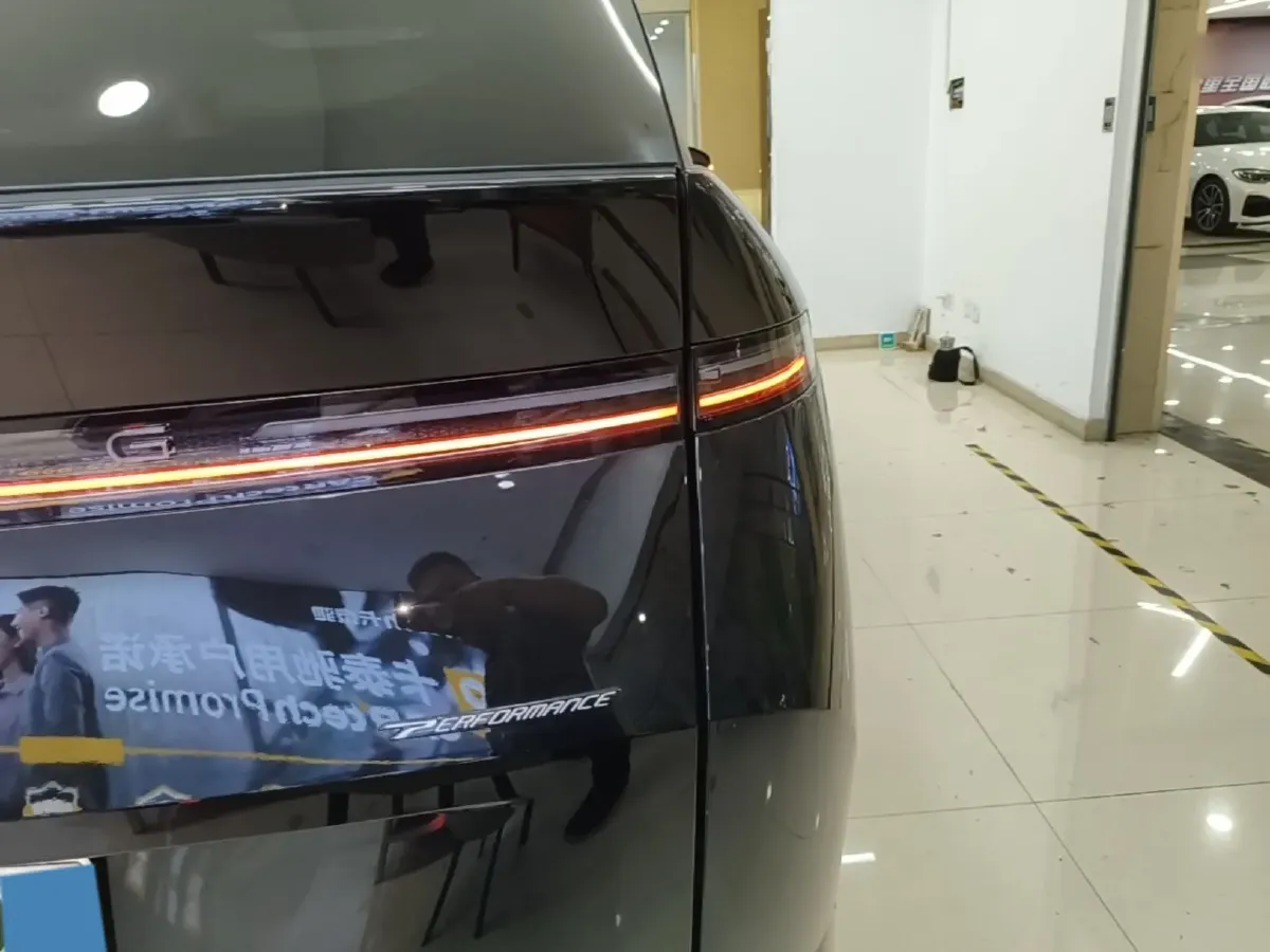 2024 Xpeng X9 BEV 101.5KWH,autocango,china used car exporter,china ev exporter,chinese used car exporter,chinese used ev exporter