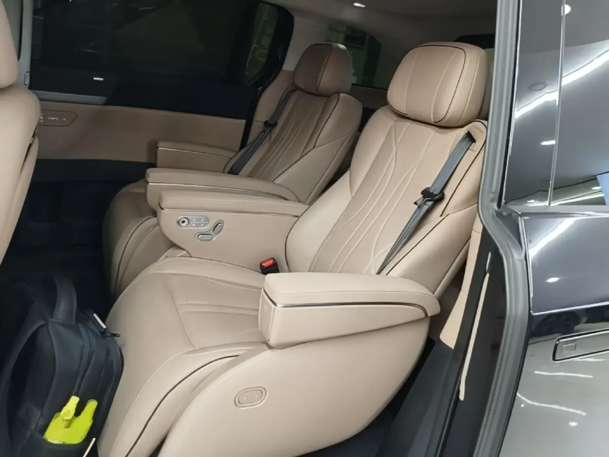 2024 Xpeng X9 BEV 101.5KWH,autocango,china used car exporter,china ev exporter,chinese used car exporter,chinese used ev exporter