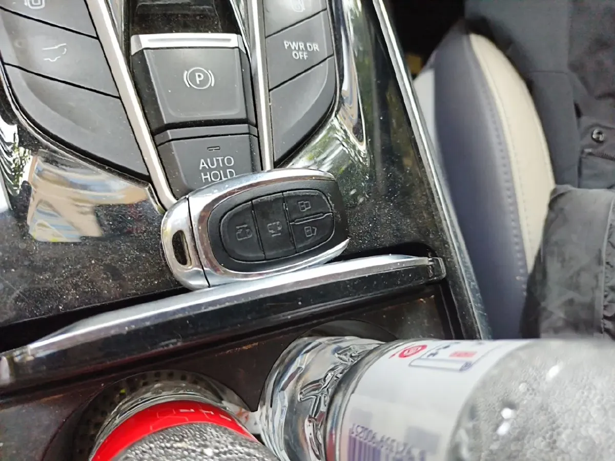 2019 Volkswagen Tiguan L 2.0T 220HP L4 7DCT,autocango,china used car exporter,china ev exporter,chinese used car exporter,chinese used ev exporter