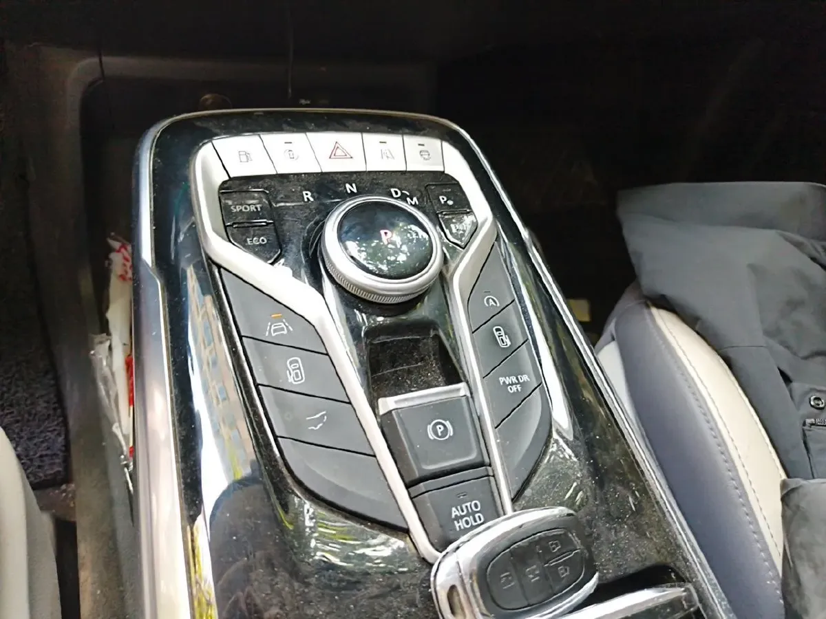 2019 Volkswagen Tiguan L 2.0T 220HP L4 7DCT,autocango,china used car exporter,china ev exporter,chinese used car exporter,chinese used ev exporter