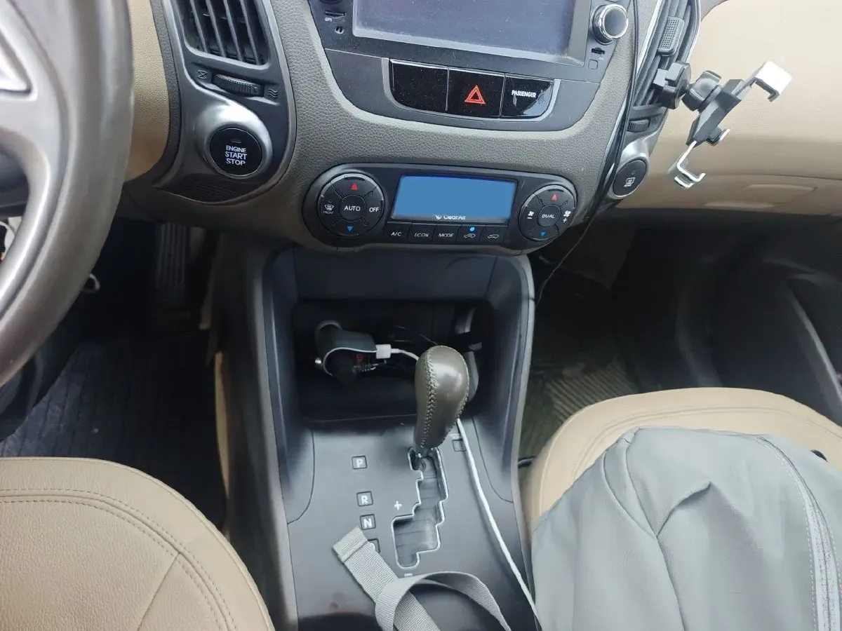 2010 Hyundai ix35 2.0L 163HP L4 6AT,autocango,china used car exporter,china ev exporter,chinese used car exporter,chinese used ev exporter