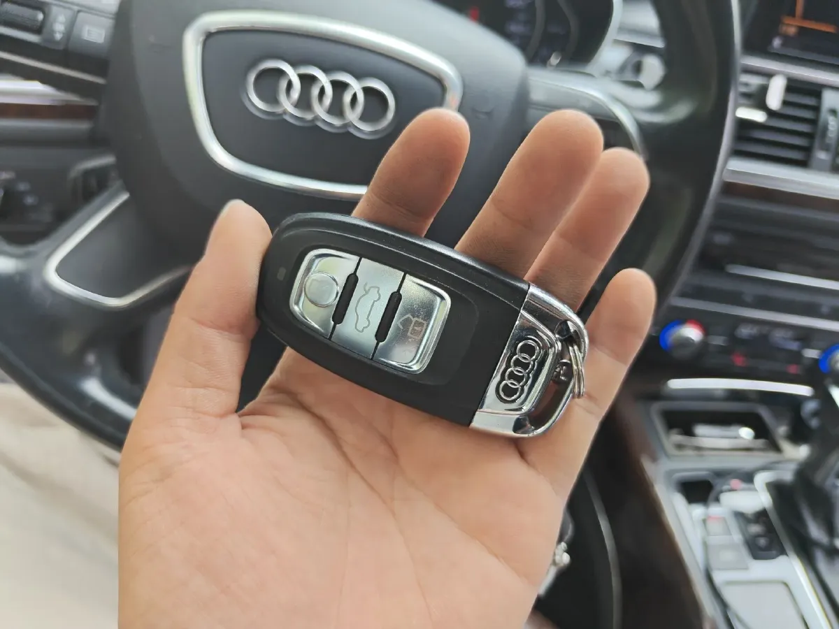 2012 Audi A6L 2.5L 190HP V6 CVT,autocango,china used car exporter,china ev exporter,chinese used car exporter,chinese used ev exporter