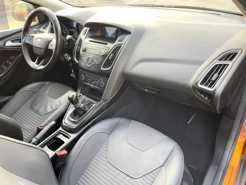 2015 Ford Focus 1.0T 125HP L3 5MT,autocango,china used car exporter,china ev exporter,chinese used car exporter,chinese used ev exporter