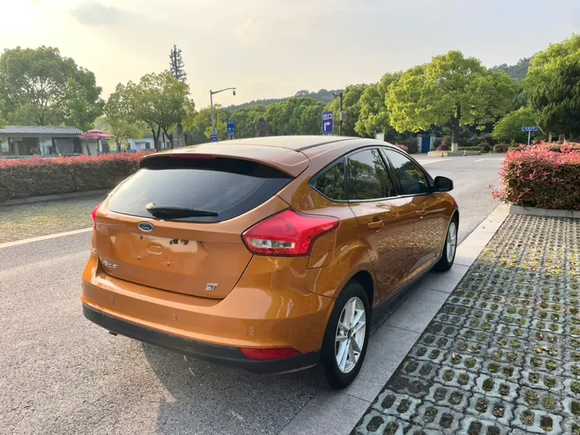 2015 Ford Focus 1.0T 125HP L3 5MT,autocango,china used car exporter,china ev exporter,chinese used car exporter,chinese used ev exporter