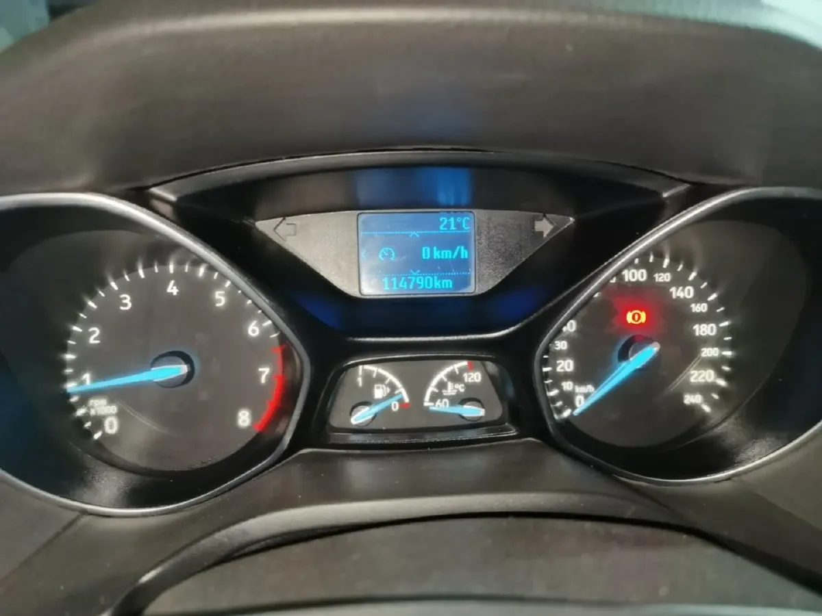 2015 Ford Focus 1.0T 125HP L3 5MT,autocango,china used car exporter,china ev exporter,chinese used car exporter,chinese used ev exporter