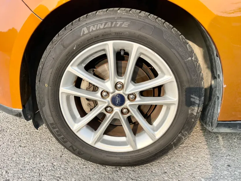 2015 Ford Focus 1.0T 125HP L3 5MT,autocango,china used car exporter,china ev exporter,chinese used car exporter,chinese used ev exporter