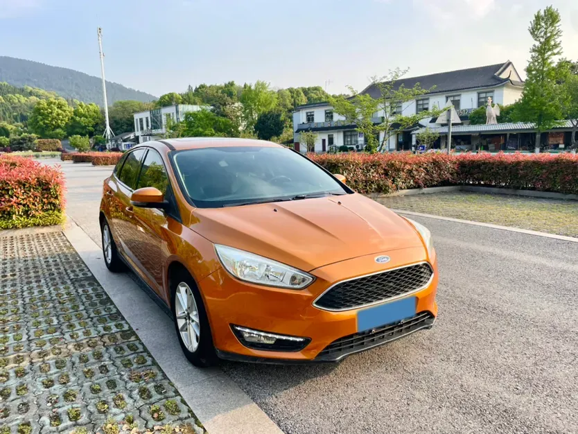 2015 Ford Focus 1.0T 125HP L3 5MT,autocango,china used car exporter,china ev exporter,chinese used car exporter,chinese used ev exporter