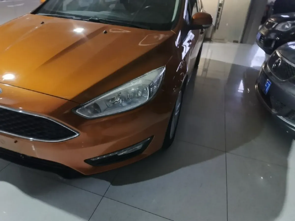 2015 Ford Focus 1.0T 125HP L3 5MT,autocango,china used car exporter,china ev exporter,chinese used car exporter,chinese used ev exporter