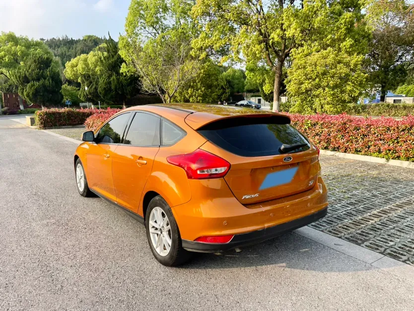 2015 Ford Focus 1.0T 125HP L3 5MT,autocango,china used car exporter,china ev exporter,chinese used car exporter,chinese used ev exporter