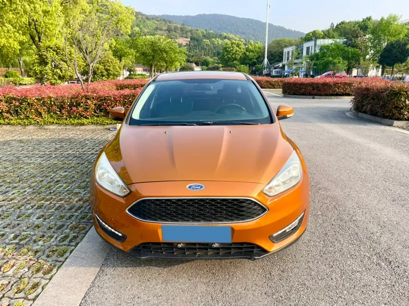 2015 Ford Focus 1.0T 125HP L3 5MT,autocango,china used car exporter,china ev exporter,chinese used car exporter,chinese used ev exporter