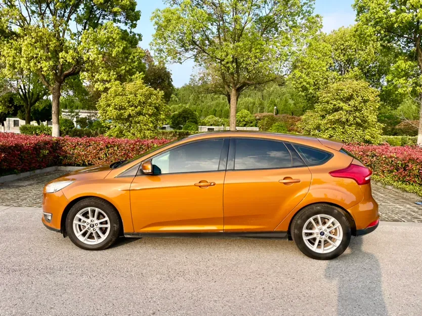 2015 Ford Focus 1.0T 125HP L3 5MT,autocango,china used car exporter,china ev exporter,chinese used car exporter,chinese used ev exporter