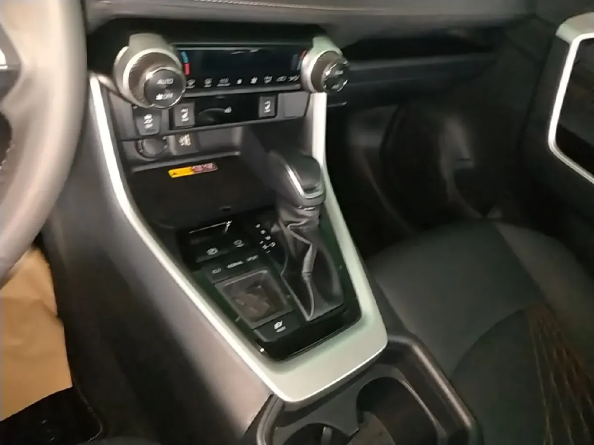 2024 Toyota Harrier 2.5L 178HP L4 E-CVT Hybrid,autocango,china used car exporter,china ev exporter,chinese used car exporter,chinese used ev exporter