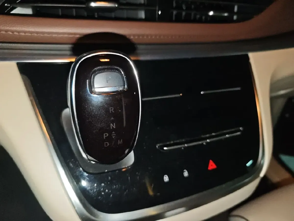 2021 Toyota Crown Kluger 2.5L 192HP L4 E-CVT Hybrid,autocango,china used car exporter,china ev exporter,chinese used car exporter,chinese used ev exporter