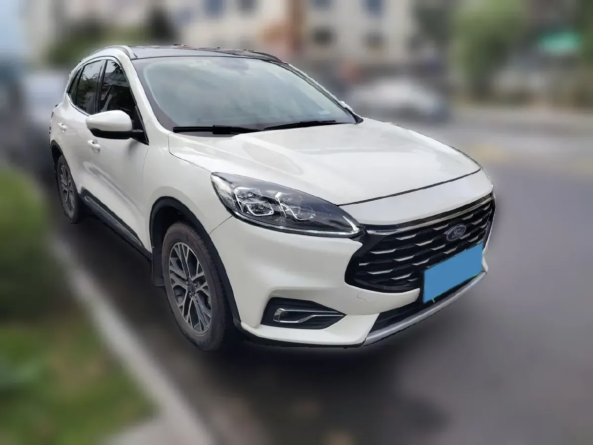 2020 Ford Escape 2.0T 248HP L4 8AT,autocango,china used car exporter,china ev exporter,chinese used car exporter,chinese used ev exporter