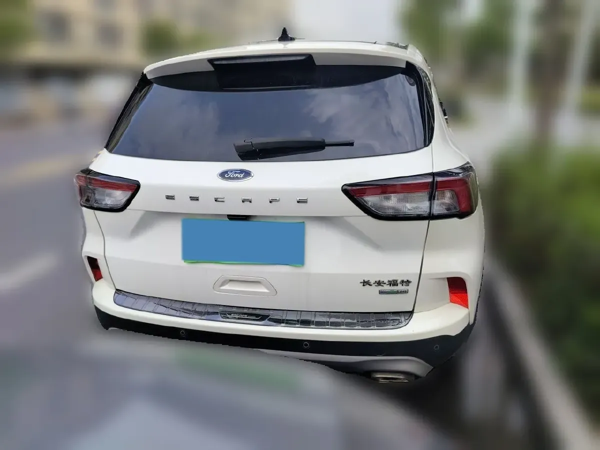 2020 Ford Escape 2.0T 248HP L4 8AT,autocango,china used car exporter,china ev exporter,chinese used car exporter,chinese used ev exporter