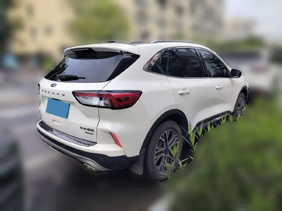2020 Ford Escape 2.0T 248HP L4 8AT,autocango,china used car exporter,china ev exporter,chinese used car exporter,chinese used ev exporter