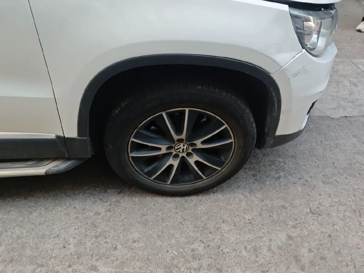 2015 Volkswagen Tiguan 1.8T 160HP L4 6AT,autocango,china used car exporter,china ev exporter,chinese used car exporter,chinese used ev exporter