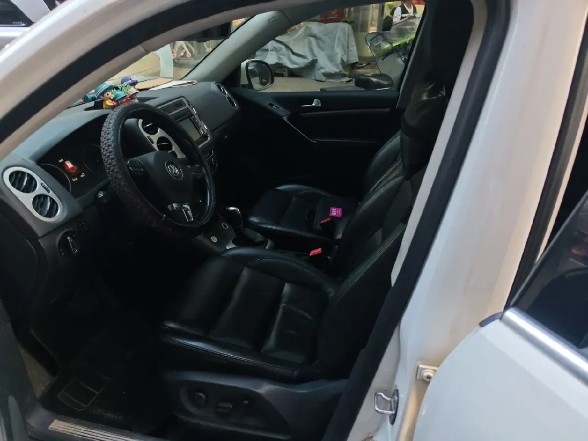2015 Volkswagen Tiguan 1.8T 160HP L4 6AT,autocango,china used car exporter,china ev exporter,chinese used car exporter,chinese used ev exporter