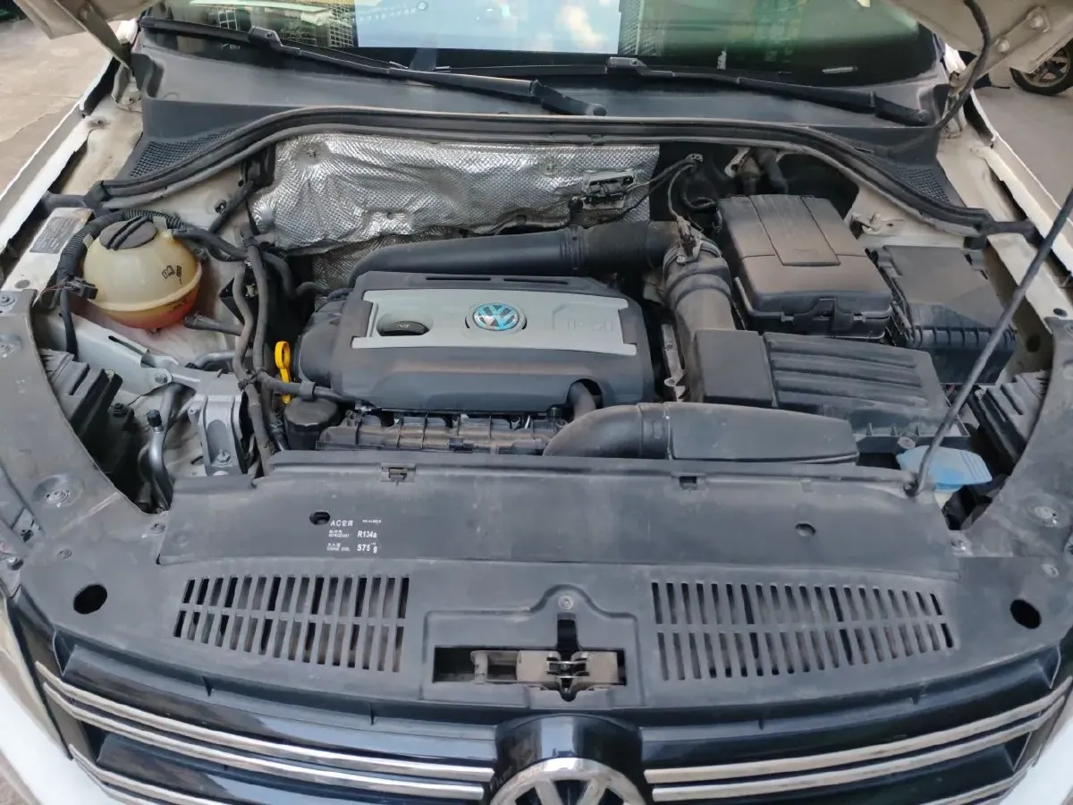 2015 Volkswagen Tiguan 1.8T 160HP L4 6AT,autocango,china used car exporter,china ev exporter,chinese used car exporter,chinese used ev exporter