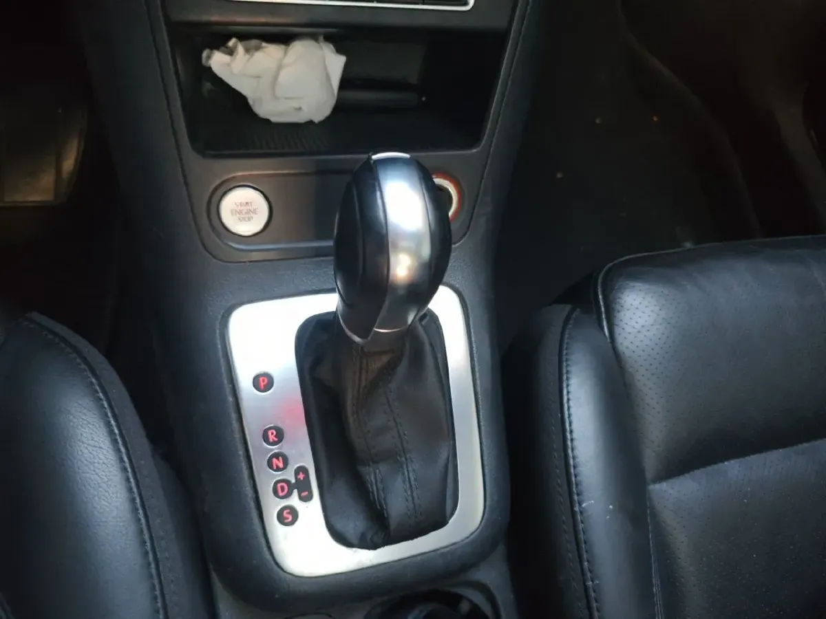 2015 Volkswagen Tiguan 1.8T 160HP L4 6AT,autocango,china used car exporter,china ev exporter,chinese used car exporter,chinese used ev exporter