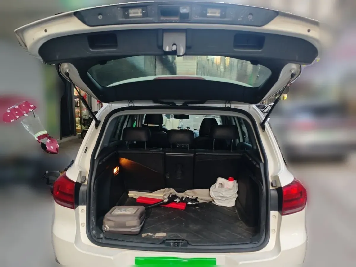 2015 Volkswagen Tiguan 1.8T 160HP L4 6AT,autocango,china used car exporter,china ev exporter,chinese used car exporter,chinese used ev exporter