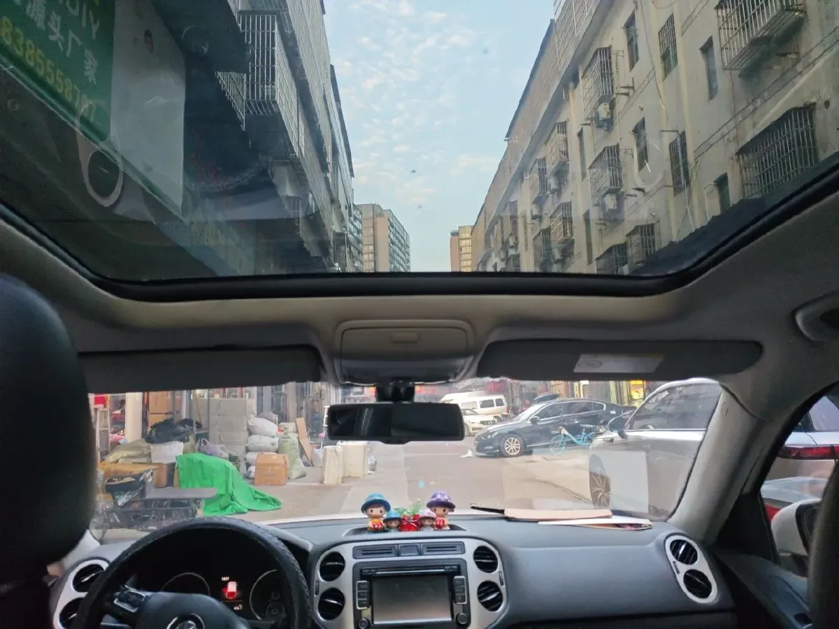 2015 Volkswagen Tiguan 1.8T 160HP L4 6AT,autocango,china used car exporter,china ev exporter,chinese used car exporter,chinese used ev exporter