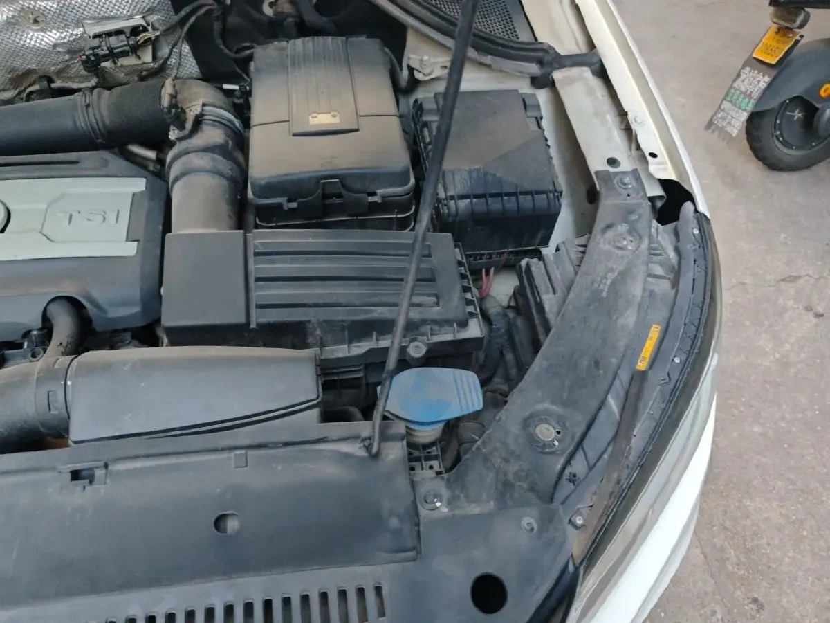 2015 Volkswagen Tiguan 1.8T 160HP L4 6AT,autocango,china used car exporter,china ev exporter,chinese used car exporter,chinese used ev exporter