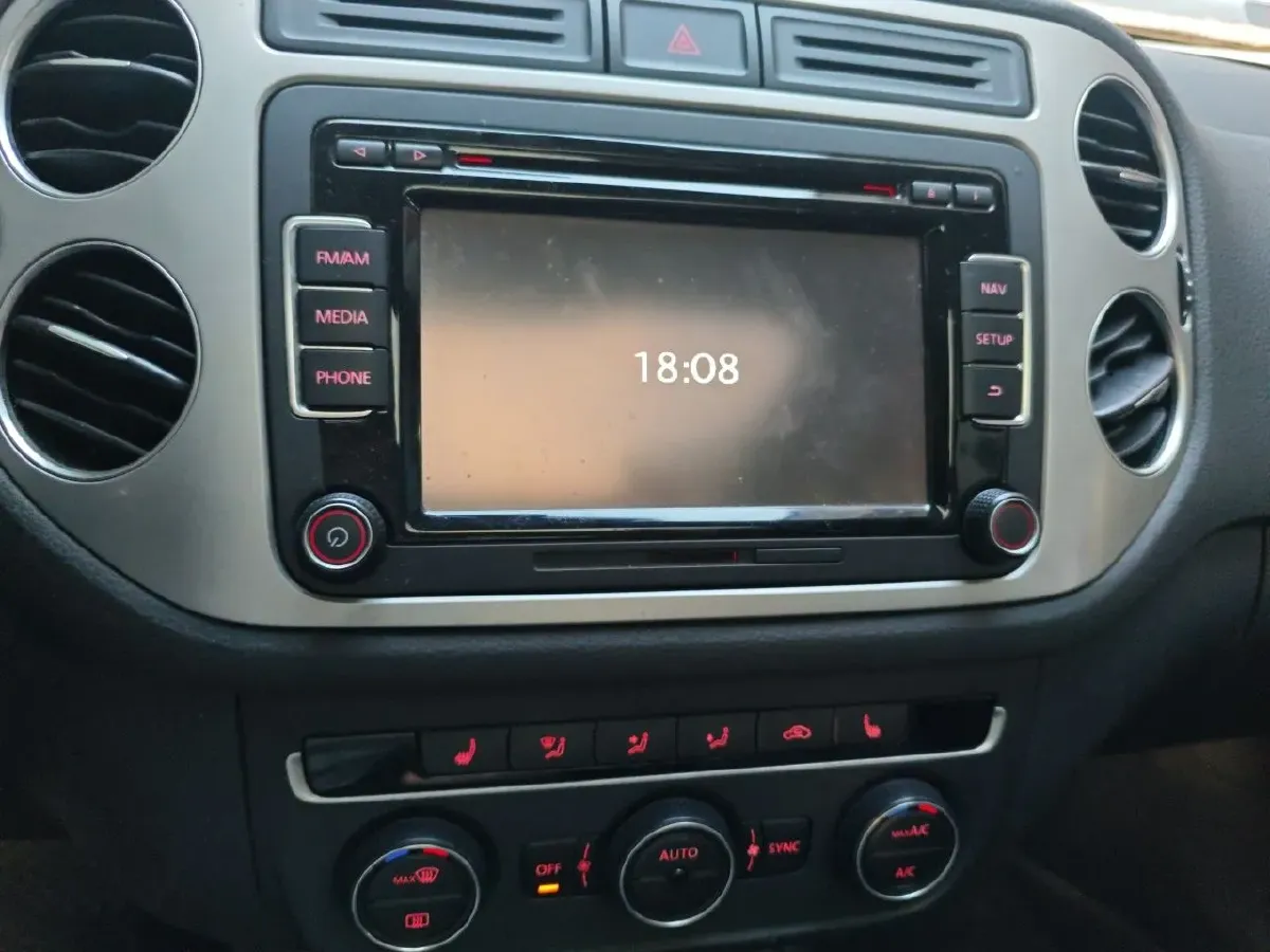 2015 Volkswagen Tiguan 1.8T 160HP L4 6AT,autocango,china used car exporter,china ev exporter,chinese used car exporter,chinese used ev exporter