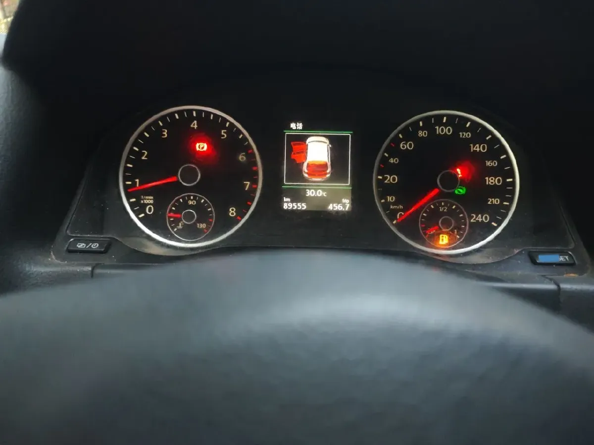 2015 Volkswagen Tiguan 1.8T 160HP L4 6AT,autocango,china used car exporter,china ev exporter,chinese used car exporter,chinese used ev exporter