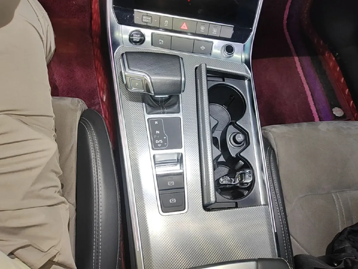 2021 Audi A6L 2.0T 190HP L4 7DCT,autocango,china used car exporter,china ev exporter,chinese used car exporter,chinese used ev exporter