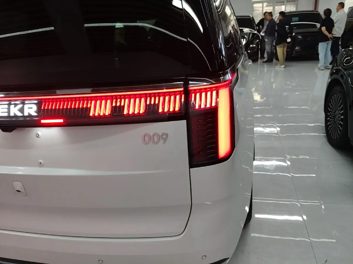 2024 Zeekr 009 BEV 108KWH,autocango,china used car exporter,china ev exporter,chinese used car exporter,chinese used ev exporter